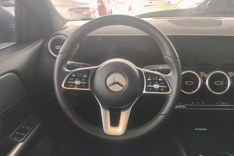 Used Mercedes-Benz GLA 2022 Second Facelift GLA 200 Steering Wheel