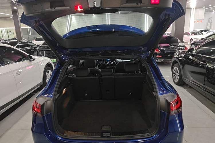 Used Mercedes-Benz GLA 2022 Facelifted GLA 200 Trunk