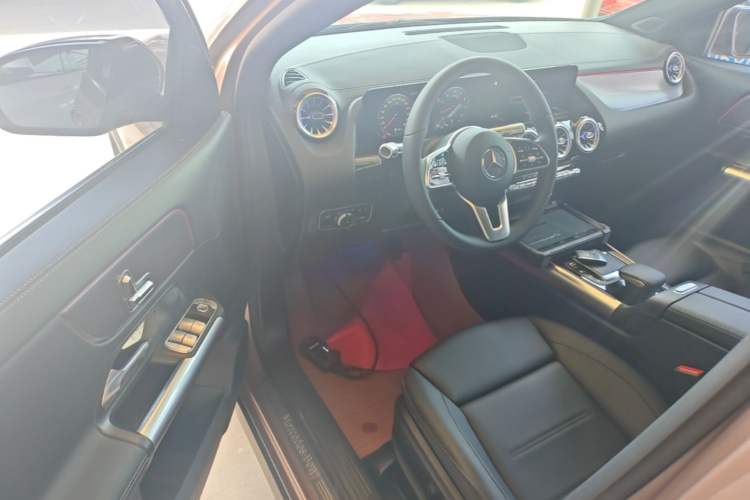 Used Mercedes-Benz GLA 2022 GLA 200 Driver Seat