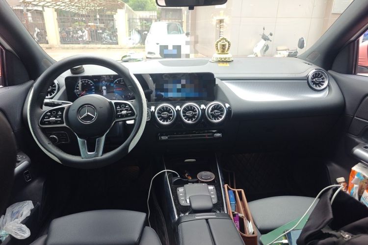 Used Mercedes-Benz GLA 2022 Facelifted GLA 200 Center Console