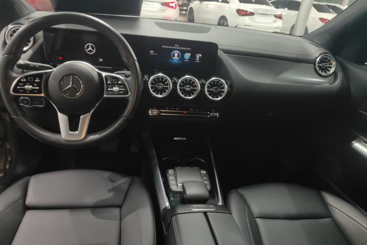 Used Mercedes-Benz GLA 2022 GLA 220 Center Console