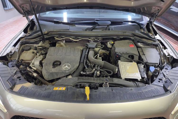Used Mercedes-Benz GLA 2022 Facelifted GLA 200 Engine Bay
