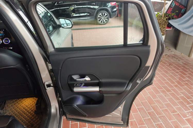 Used Mercedes-Benz GLA 2022 Facelifted GLA 200 Interior 6