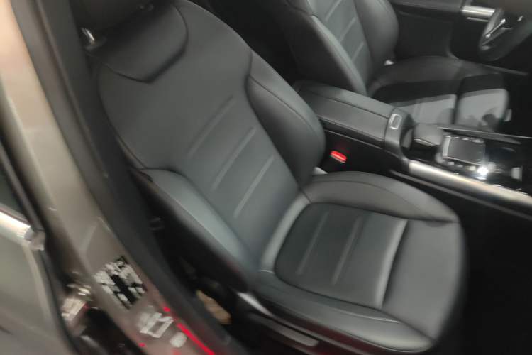 Used Mercedes-Benz GLA 2022 GLA 220 Right Front Seat