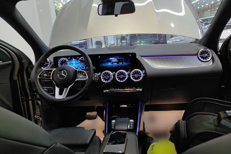 Used Mercedes-Benz GLA 2022 GLA 220 Center Console
