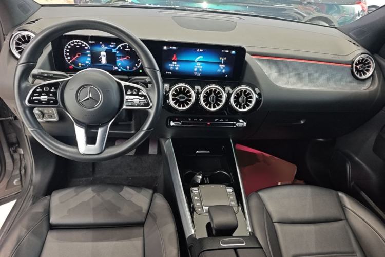 Used Mercedes-Benz GLA 2022 GLA 220 Center Console