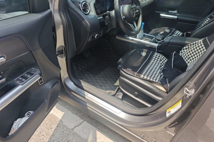 Used Mercedes-Benz GLA 2022 Facelifted GLA 200 Driver Seat