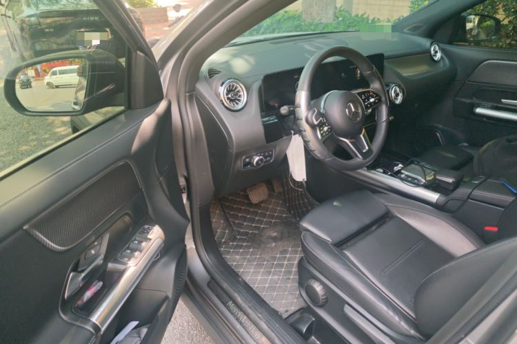 Used Mercedes-Benz GLA 2022 Facelifted GLA 200 Driver Seat