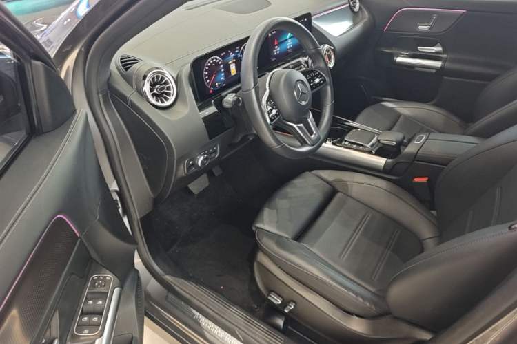 Used Mercedes-Benz GLA 2022 GLA 220 Driver Seat