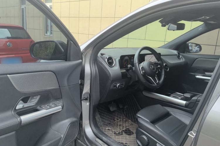 Used Mercedes-Benz GLA 2022 Second Facelift GLA 200 Driver Seat