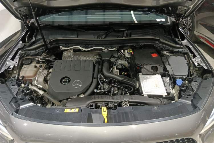 Used Mercedes-Benz GLA 2022 Facelifted GLA 200 Engine Bay