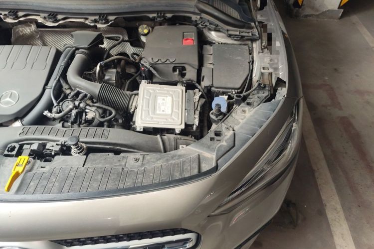 Used Mercedes-Benz GLA 2022 Facelifted GLA 200 Engine Bay Left
