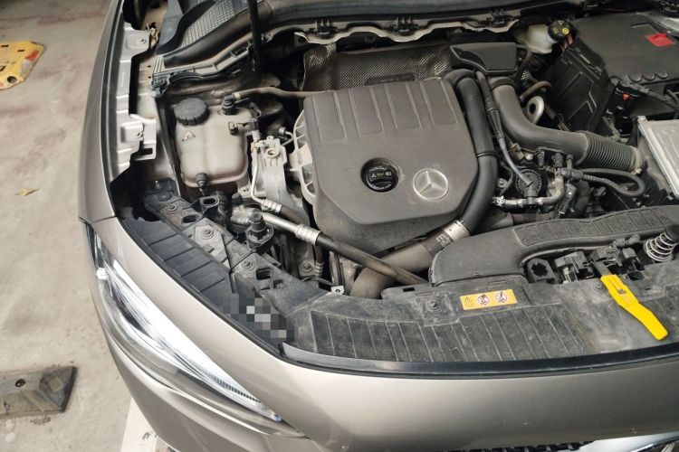 Used Mercedes-Benz GLA 2022 Facelifted GLA 200 Engine Bay Right