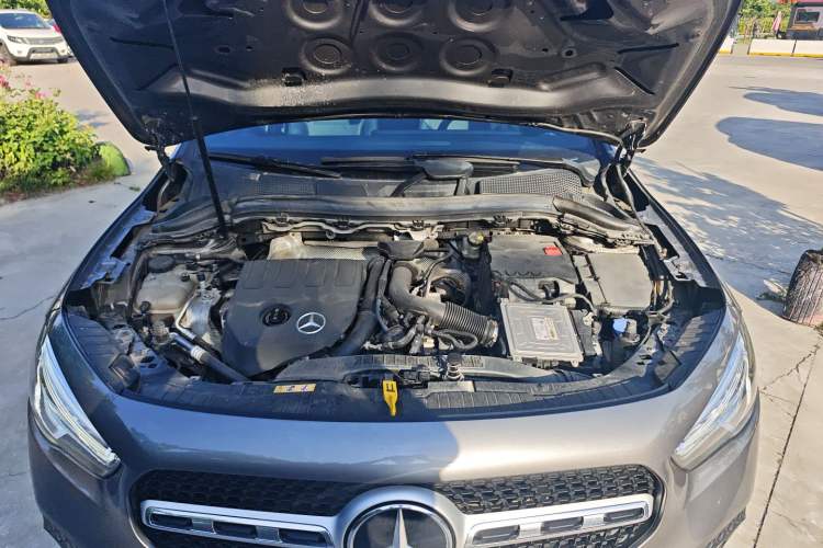 Used Mercedes-Benz GLA 2022 Facelifted GLA 200 Engine Bay