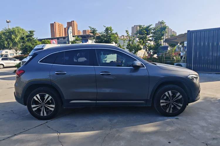 Used Mercedes-Benz GLA 2022 Facelifted GLA 200 Exterior 1
