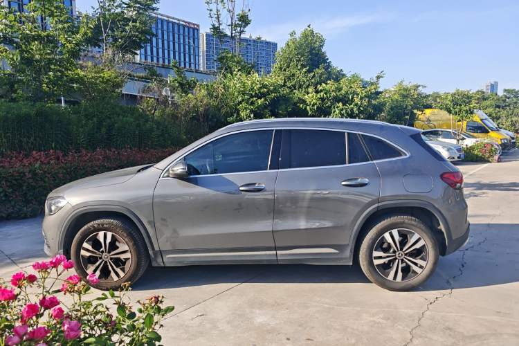 Used Mercedes-Benz GLA 2022 Facelifted GLA 200 Exterior 2