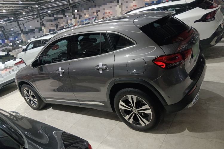 Used Mercedes-Benz GLA 2022 Facelifted GLA 200 Exterior 3