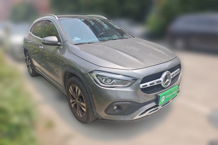 Used Mercedes-Benz GLA 2022 Facelifted GLA 200 Front Right 45 Deg