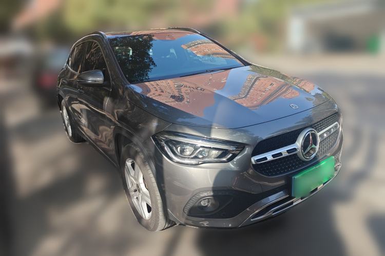 Used Mercedes-Benz GLA 2022 Second Facelift GLA 200 Front Right 45 Deg