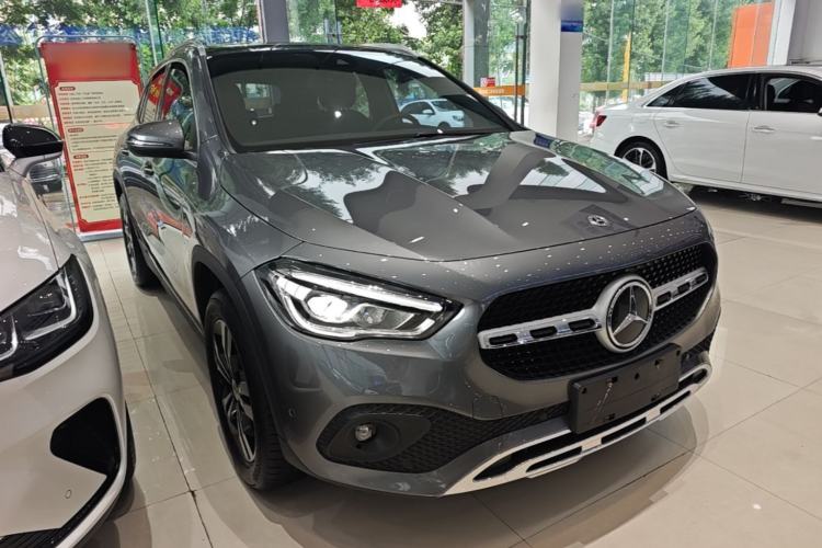 Used Mercedes-Benz GLA 2022 GLA 220 Front Right 45 Deg
