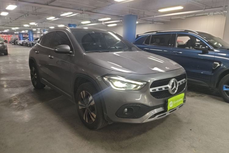 Used Mercedes-Benz GLA 2022 Facelifted GLA 200 Front Right 45 Deg