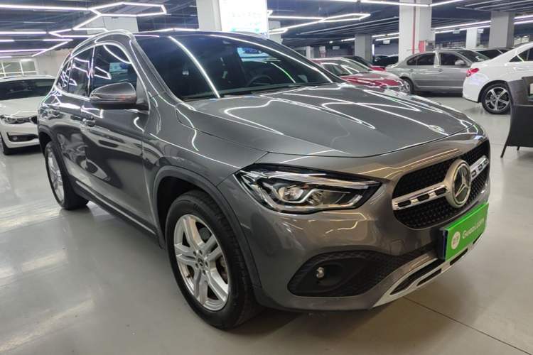 Used Mercedes-Benz GLA 2022 Second Facelift GLA 200 Front Right 45 Deg