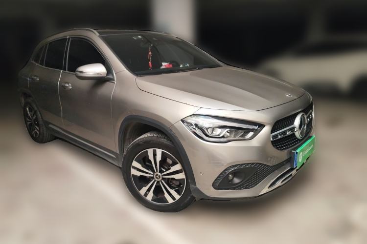 Used Mercedes-Benz GLA 2022 Facelifted GLA 200 Front Right 45 Deg