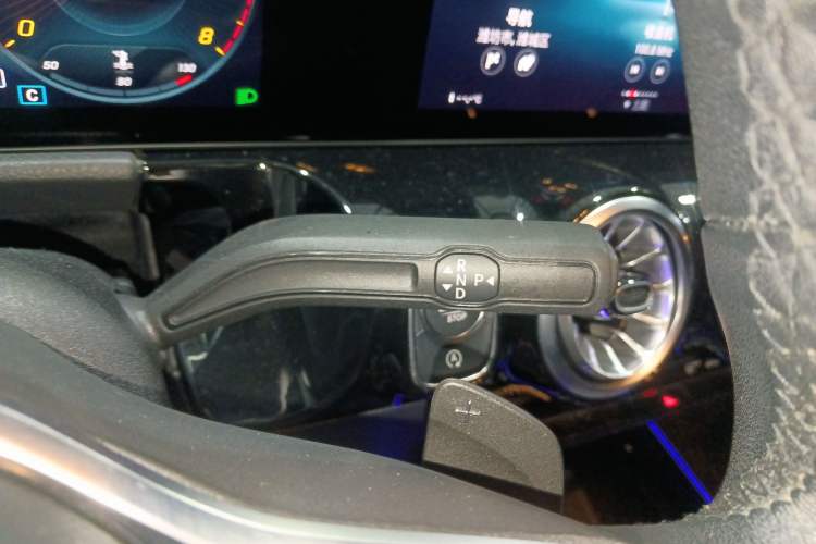 Used Mercedes-Benz GLA 2022 Facelifted GLA 200 Gear Lever