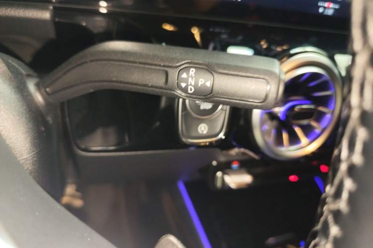Used Mercedes-Benz GLA 2022 Facelifted GLA 200 Gear Lever