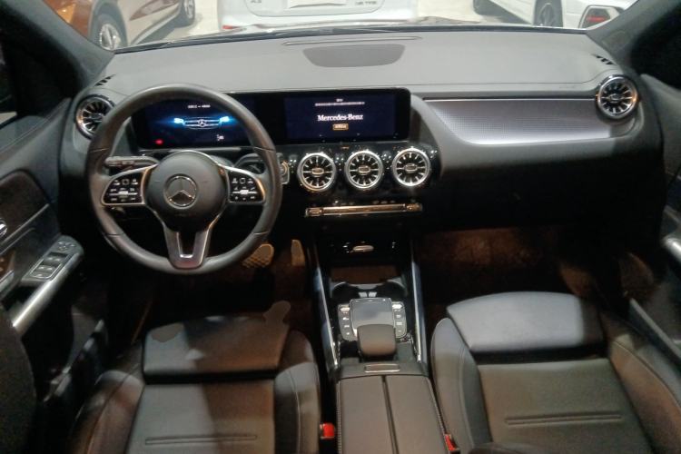 Used Mercedes-Benz GLA 2022 Facelifted GLA 200 Interior 2