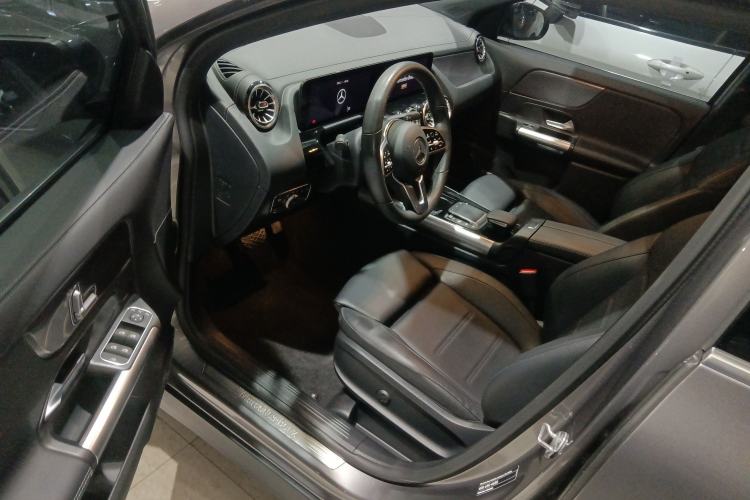 Used Mercedes-Benz GLA 2022 Facelifted GLA 200 Interior 3