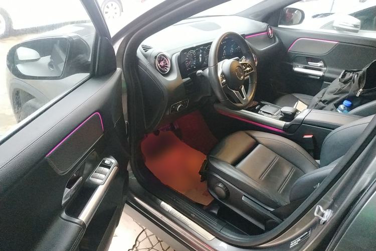 Used Mercedes-Benz GLA 2022 Second Facelift GLA 200 Interior 3