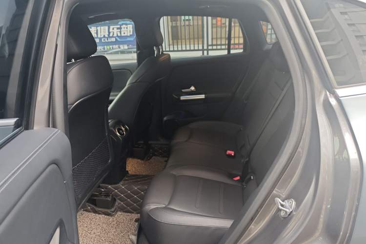 Used Mercedes-Benz GLA 2022 GLA 200 Interior 4
