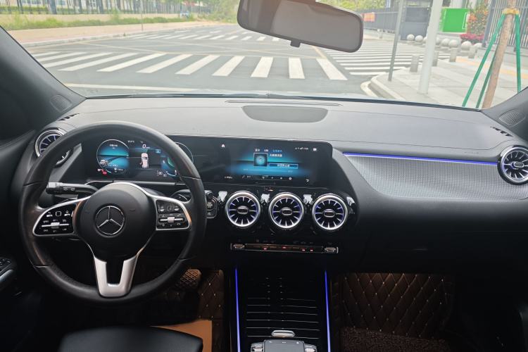 Used Mercedes-Benz GLA 2022 GLA 200 Interior 6