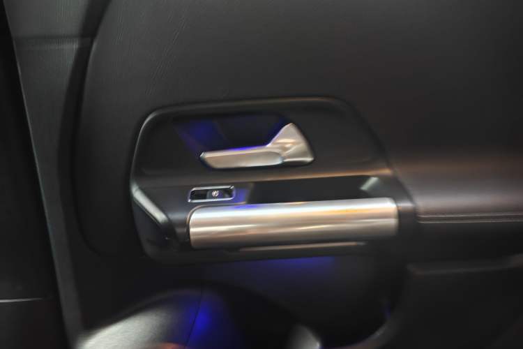 Used Mercedes-Benz GLA 2022 GLA 200 Interior 7