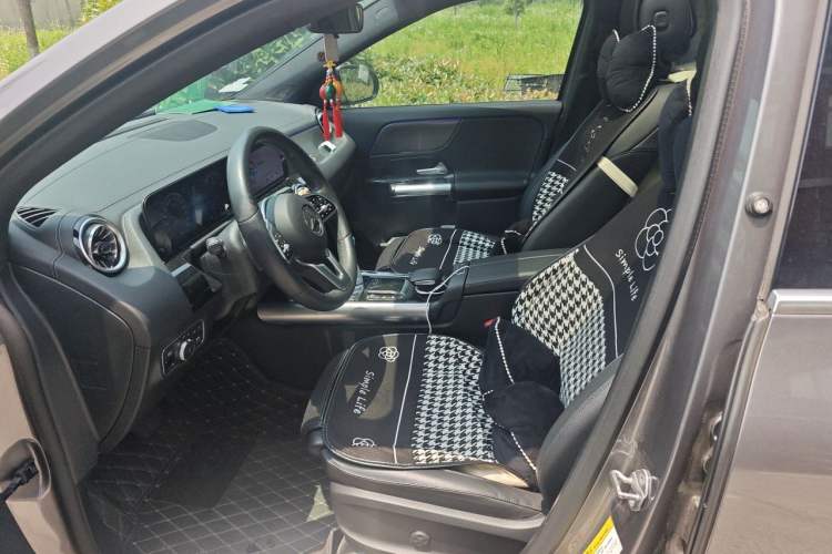 Used Mercedes-Benz GLA 2022 Facelifted GLA 200 Left Front Seat
