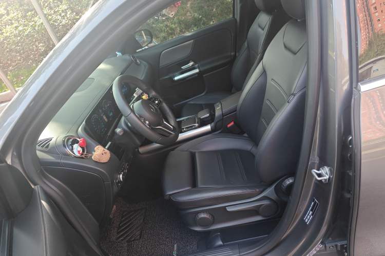 Used Mercedes-Benz GLA 2022 Second Facelift GLA 200 Left Front Seat