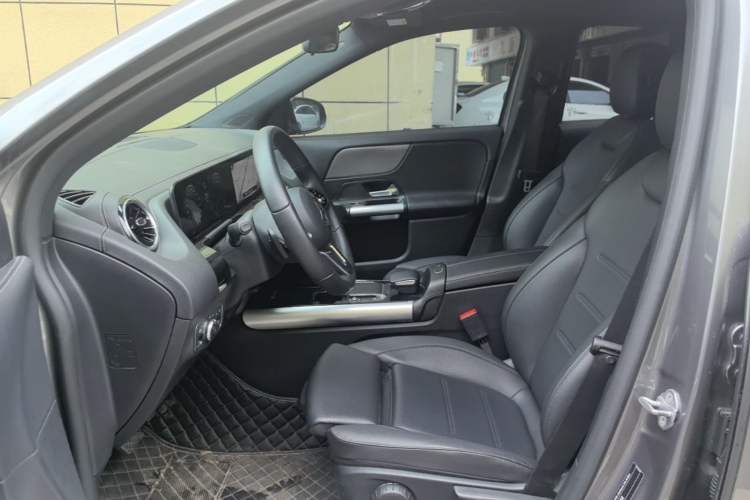 Used Mercedes-Benz GLA 2022 Second Facelift GLA 200 Left Front Seat