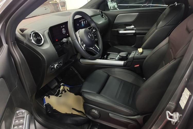 Used Mercedes-Benz GLA 2022 Second Facelift GLA 200 Left Front Seat
