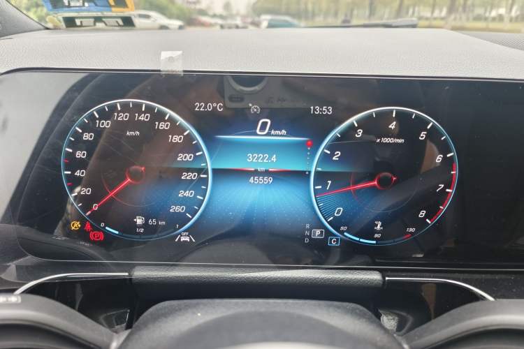Used Mercedes-Benz GLA 2022 Second Facelift GLA 200 Odometer Close Up