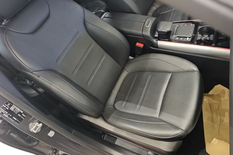 Used Mercedes-Benz GLA 2022 GLA 220 Right Front Seat