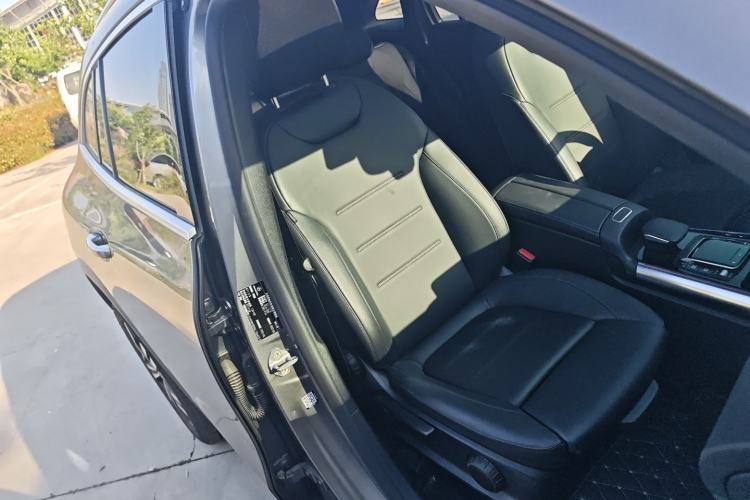 Used Mercedes-Benz GLA 2022 Facelifted GLA 200 Right Front Seat