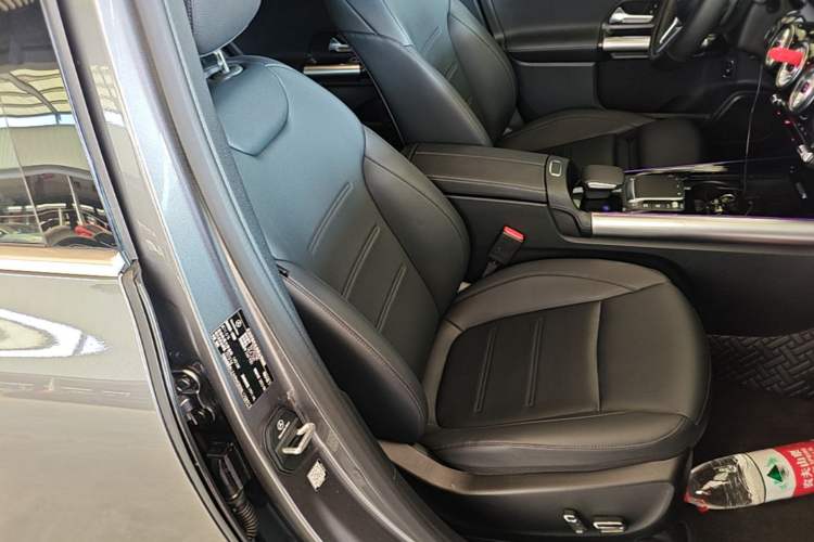 Used Mercedes-Benz GLA 2022 GLA 220 Right Front Seat