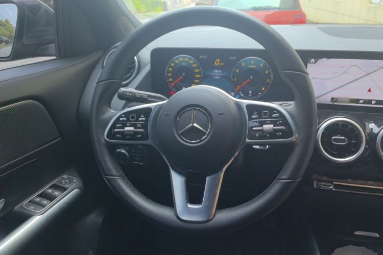 Used Mercedes-Benz GLA 2022 Second Facelift GLA 200 Steering Wheel