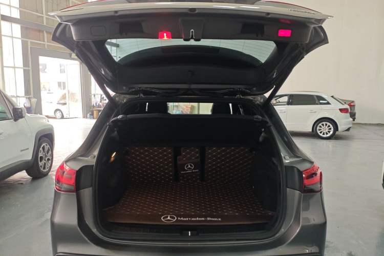Used Mercedes-Benz GLA 2022 Facelifted GLA 200 Trunk