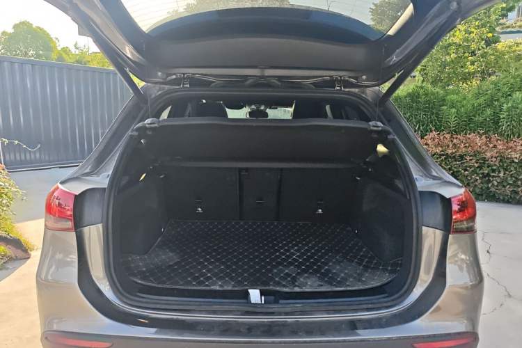 Used Mercedes-Benz GLA 2022 Facelifted GLA 200 Trunk