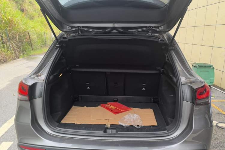 Used Mercedes-Benz GLA 2022 Second Facelift GLA 200 Trunk