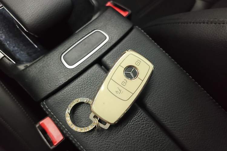 Used Mercedes-Benz GLA 2022 Second Facelift GLA 200 Vehicle Key