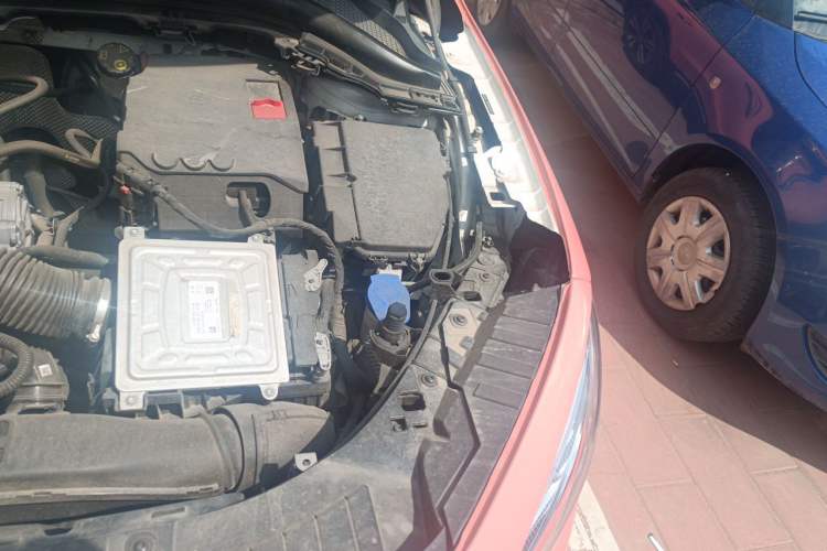 Used Mercedes-Benz GLA 2022 Facelifted GLA 200 Engine Bay Left