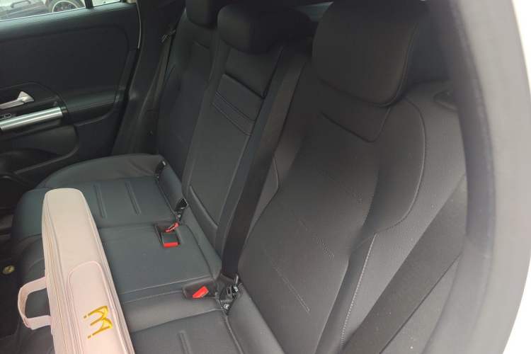 Used Mercedes-Benz GLA 2022 Facelifted GLA 200 Left Rear Seat